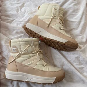 Sorel Women’s Whitney III Mid Waterproof Honey White/Ceramic Boots